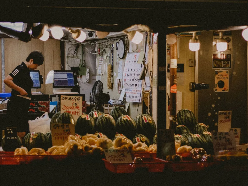 Hàng hoá thiết yếu có sẵn tại quầy
